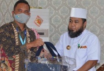 Walikota Bengkulu Helmi Hasan Bersama Branch Manager PT. Taspen (Persero) KC Bengkulu Fanny Yudha