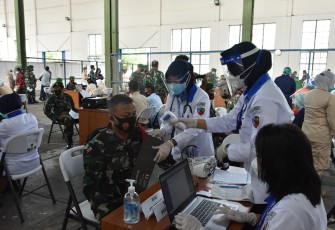 Kodam IV Diponegoro laksanakan vaksinasi