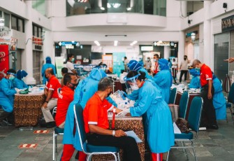 Pekerja Pariwisata Lagoi dan Jurnalist di Vaksin