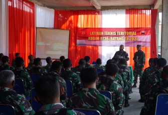 Prajurit TNI-AD Kodim 0736/ Batang mendapat kunjungan tim wasrik Korem 071/Wijaya Kusuma guna mengikuti Latihan Teknis Teritorial ( Latnister ) bertempat di Makodim Batang, Rabu ( 17/3/21 ).