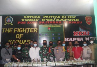 Direktorat Narkoba Polda Daerah Kalimantan Barat Menerima Temuan Barang Bukti 42,98 Kilogram Sabu Dari Pamtas TNI Posko Sajingan 