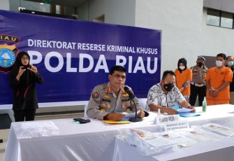Polda Riau Berhasil Ungkap Pengelapan Uang Nasabah Bank Hingga Rp 1,3 Miliar