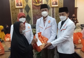  Milad ke-19 PKS Jatim Berbagi Kebahagiaan dengan Kaum Duafa