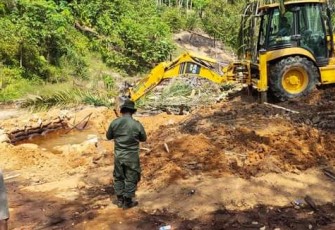 Tim Gabungan dari Polda Jambi Lakukan Penutupan Sumur Minyak Ilegal Drilling
