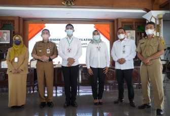 Bupati Pati memberikan pembekalan kepada Kades terpilih