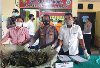 Wakapolres Benteng Kompol Abdu Arbain Didampingi Kasat Resnarkoba AKP Budimansyah SSos