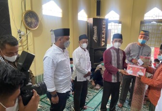 Ketua DPRD Lambar Edi Novial Lakukan Safari Ramadan di Pekon Batu Kebayan