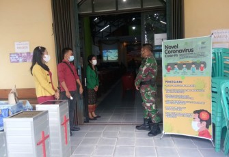 Babinsa Sinergi dengan Bhabinkamtibmas Amankan Ibadah di Gereja PPIK