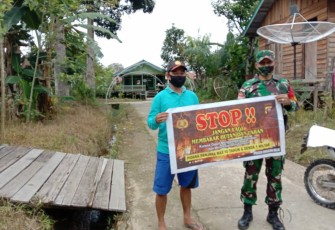 Antisipasi Karhutla, Babinsa Koramil 1206 - 01/Embaloh Hilir Sosialisasi Kepada Warga