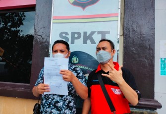 Pendukung Maurits Mantiri-Hengky Honandar (MM-HH) saat gelar konferensi pers