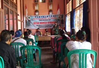 Babinsa Amankan Pembagian BLT DD Di Desa Binaanya