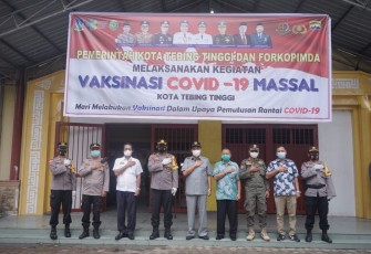 Walikota Tebing Tinggi Tinjau Pelaksanaan Vaksinasi Massal Covid-19 Untuk Lansia