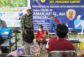Babinsa Koramil 1016-03/Sepang Pastikan Proses Vaksinasi Masyarakat Aman dan Kondusif