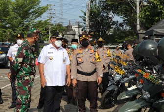 Polres Kendal telah melaksanakan Apel gelar pasukan serentak dalam rangka Operasi Ketupat Candi (OKC) 2021 selaku Pimpinan apel Wakil Bupati Kendal Windu Suko Basuki. Rabu (05/05/2021). di lapangan