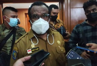 Sekertaris Daerah Papua, Dance Yulian Flassy, menyebut saat memberikan keterangan kepada Media