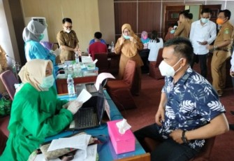 Anggota DPRD Benteng Gelar Vaksinasi Serentak