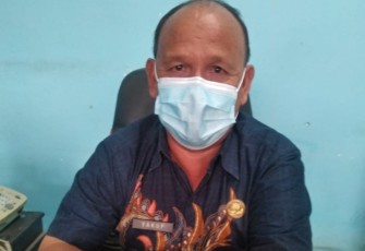 Kadisdukcapil Aceh Singkil Yakup Saat Ditemui Diruang Kerjanya
