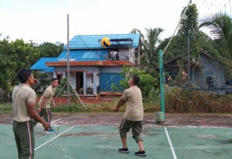 Jaga Imun Tubuh Ditengah Pandemi Covid-19,Anggota Kodim 1206 /Putussibau Melaksanakan Olah Raga Bersama