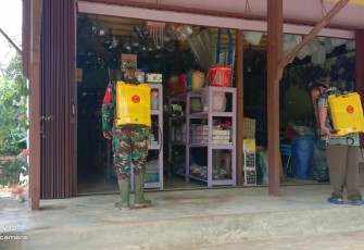 Semangat Babinsa Lawan COVID-19 Bersama Satgas Desa Jongkong Pasar