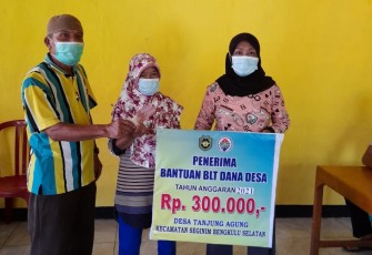 Pemdes Tanjung Agung Salurkan BLT-DD Tahap II 