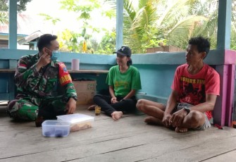 Di Tengah Covid-19, Babinsa Koramil 1206-05 / Embaloh Hulu Komsos Dengan Warga Binaan 