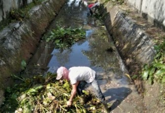 Dinas PUPR Lakukan Pembersihan Drainase