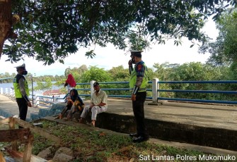 Sat Lantas Polres Mukomuko Imbau Warga Patuhi Prokes