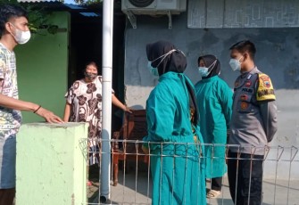 Jajaran Polsek Weleri rutin melaksanaan (  DDS , Binluh, Penggalangan, Sambang ) dan  Pendampingan kegiatan tracking Tim Puskesmas 2 Weleri kepada warga yang  terkonfirmasi covid-19.