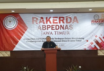Ketua DPRD Jawa Timur Kusnadi  