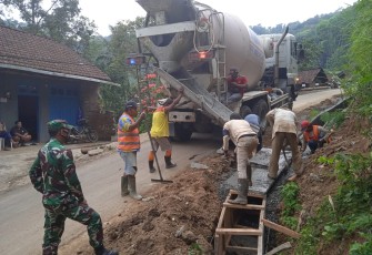 Kuda Besi Cor Beton Muncul di Lokasi TMMD 112