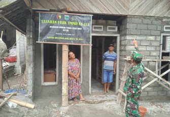 Wajah Gembira Ibu Parti Saat Rumahnya Hampir Selesai