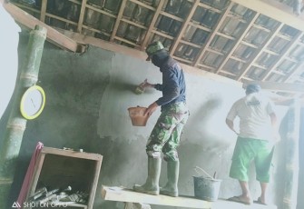 Satgas TMMD 112 Kerjakan Pengacian di rumah Warga Penerima RTLH