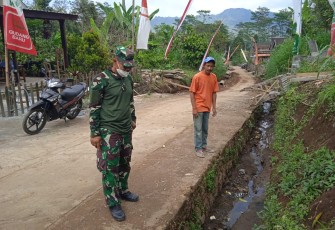 Kasdim Tinjau Pembangunan di Lokasi TMMD 112 Tulungrejo