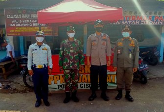 Kapolsek Cisompet-Polres Garut Lakukan Penerapan dan Sosialisasi PPKM Level 3 Wilkum Kecamatan Cisompet