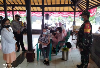 Antusias Warga Dalam Kegiatan Vaksinasi 