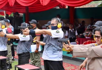 Lomba menembak yang dikuti  para pejabat utama serta Kapolres   jajaran Polda Jateng dalam rangka HUT Brimob Polri yang ke 76. Jum' at 26/11/2021