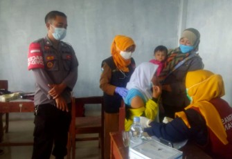 Kapolsek Pamulihan-Polres Garut, Giat Monitoring Vaksinasi Di SMP IT-Al Fawaz