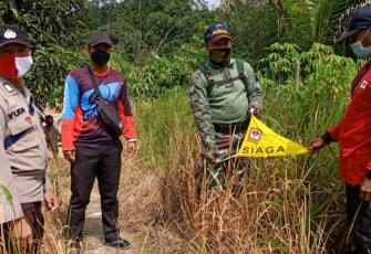 Babinsa Gencarkan Patroli Dialogis Karhutla di Desa Binaan