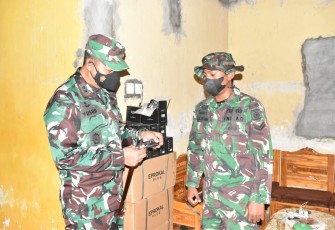 Cemilan Khas TNI di TMMD 112 Kodim 0818