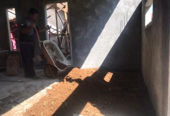 Tumpahan Tanah Timbun Banjiri Lantai Rumah Ibu Ginten