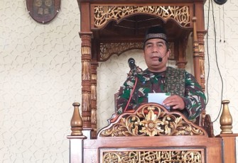 Satgas TMMD Khutbah Jumat di Masjid Baitul Arif