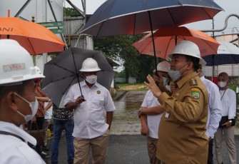 Bupati Blora Arief Rohman dan Sekjen Kementerian ESDM Ego Syahrial meninjau PPSDM Cepu Kabupaten Blora.