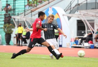  Laga Grup D Liga 3 Jateng 2021 antara Persika Karanganyar melawan PSIW Wonosobo, di stadion Moch Soebroto Magelang