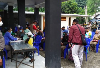 Gerai vaksinasi Presisi handal Polres Kendal di halaman Mapolsek Sukorejo, Sabtu 27/11/2021