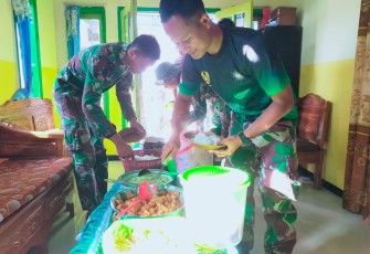 Sarapan Penuh Gizi Satgas TMMD 112 Kodim 0818