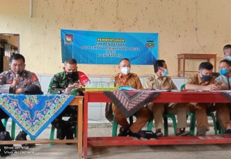 Kapolsek Pamulihan-Polres Garut, Melalui Bhabinkamtibmas Giat Pengamanan Musyawarah Dana Desa 40 % Tahap II Tahun 2021