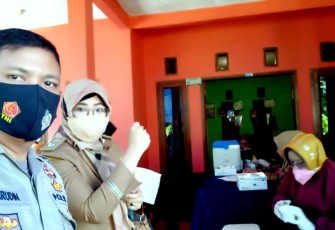 Kapolsek Bersama Bhabinkamtibmas serta Babinsa Monitoring Vaksin Presisi di Cisompet 