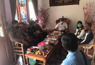 Wujudkan Pìlkades Serentak Sejuk dan Damai, Polres Tulungagung Patroli Sambang ke Paslon Desa Sidem