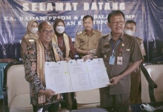 Pemerintahan Daerah Kabupaten Pesisir Barat (Pemkab Pesibar) menandatangani Memorandum of Understanding (MoU) dengan Badan Penelitian dan Pengembangan Sumber Daya Manusia (BPPSDM) Kementerian Kominfo RI