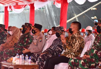 Wadanlantamal IV Saksikan Pelepasan Ekspor Perdana Vessel Muatan Alumina 